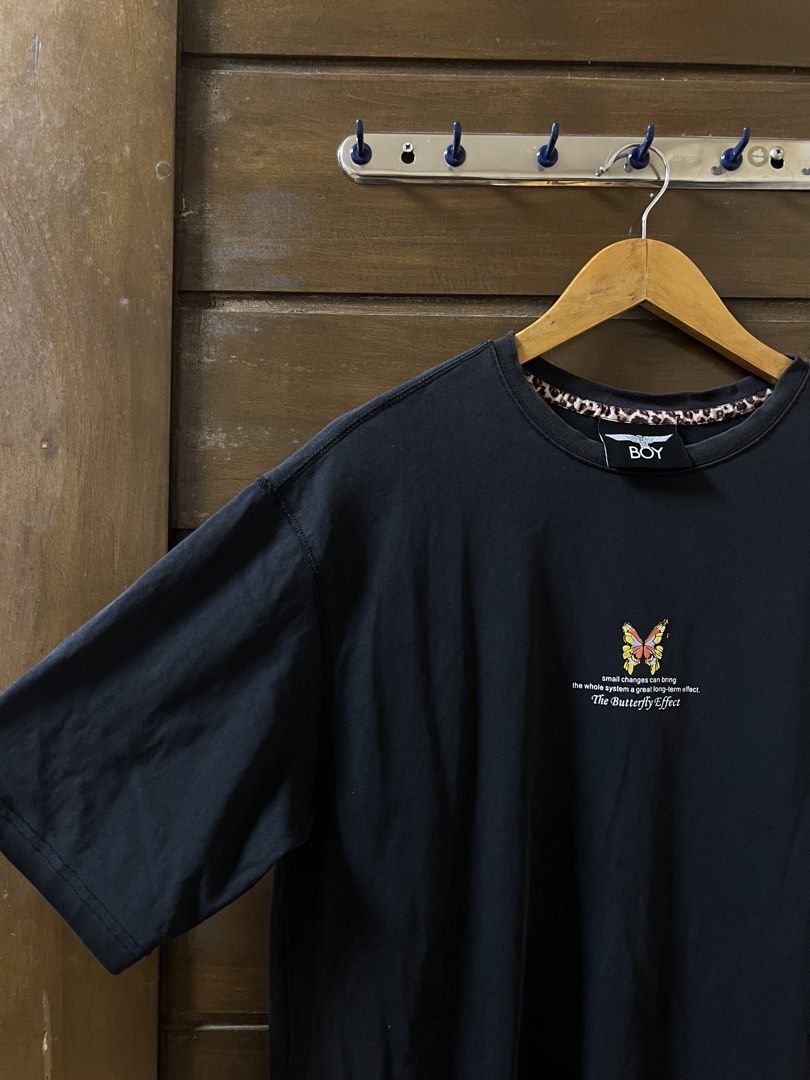 Boylondon Shirt (Category: Tshirts & Polo Shirts ) located in Tarlac. Submitted by royal.ching (Listing ID 1463040300, Image 2). Description: www.boy.london Size: Medium Length: 34inch/86cm Width:21 inches/ 54cm.