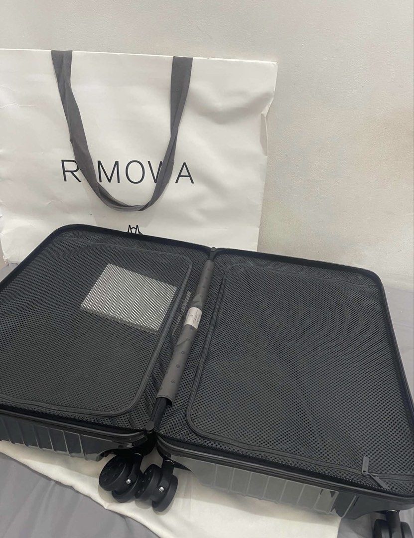 Brand New (Category: Luggage) located in Manila. Submitted by quickflower_5a5982 (Listing ID 1462986639, Image 2). Description: brand new Hand carry luggage .