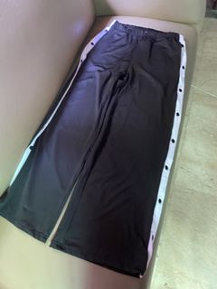 (Category: ) located in . Submitted by sarlicapclothing (Listing ID 1462940257, Image 1). Description: .