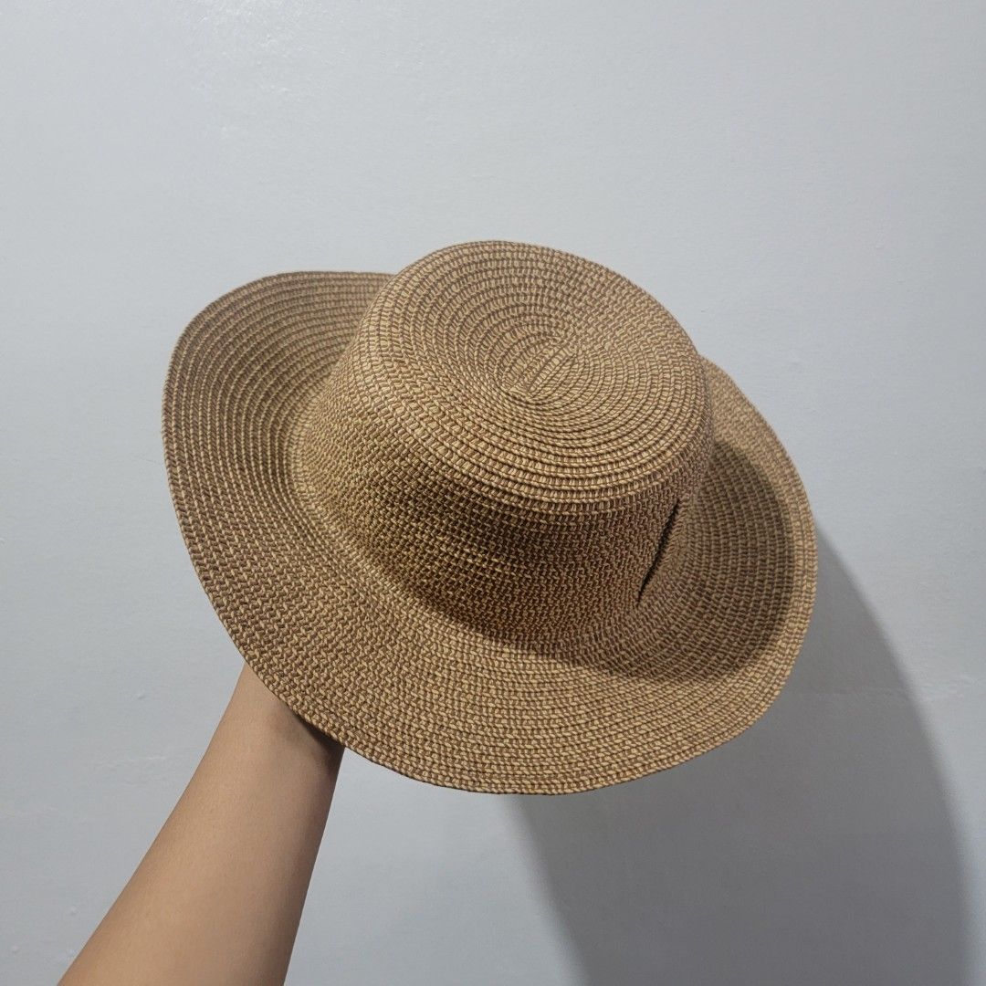Brown Beach Hat (Category: Hats & Beanies) located in Quezon City. Submitted by akiyostudios (Listing ID 1462943495, Image 1). Description: .