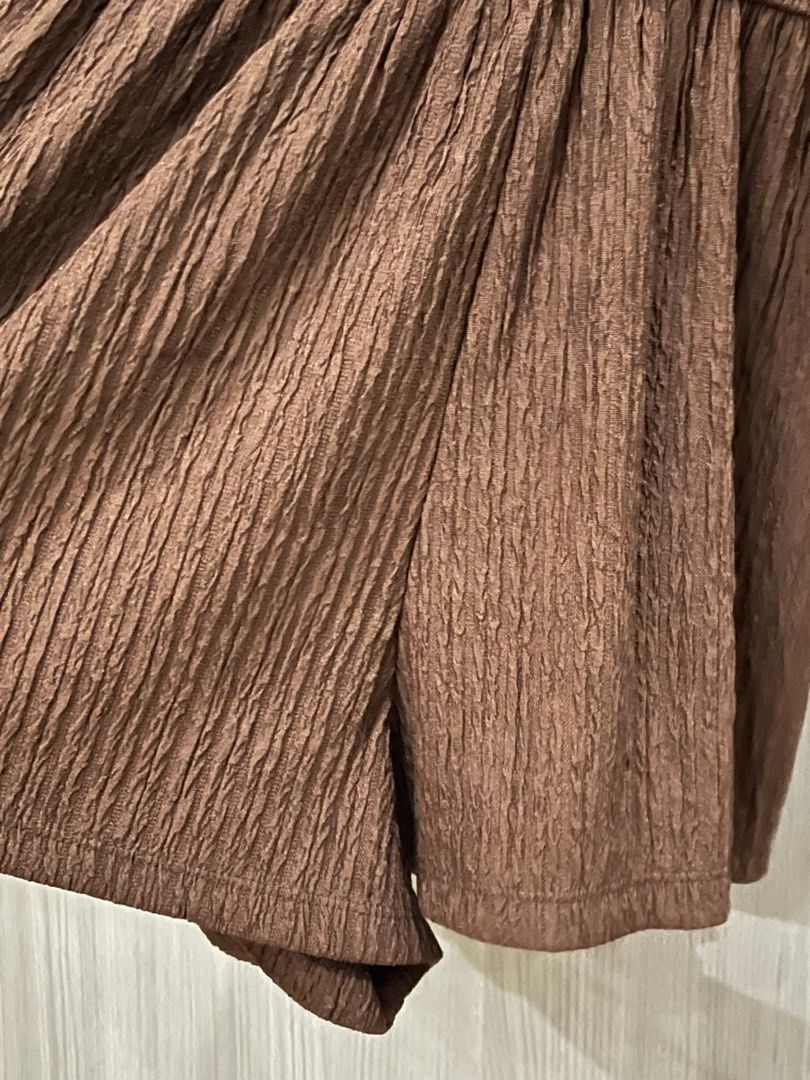 Brown Romper (Category: Rompers) located in Manila. Submitted by shiezzels (Listing ID 1463074196, Image 2). Description: Stretchy fabric Best fit small to medium.