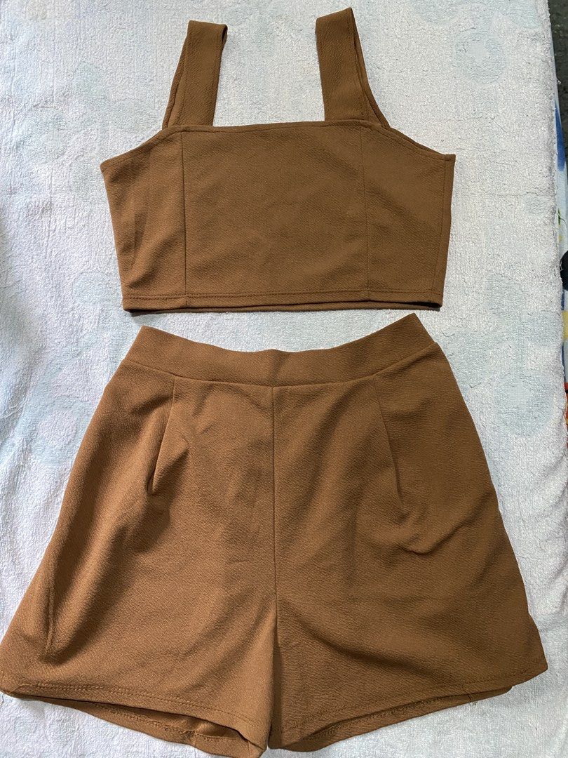 Brown Terno (Category: Others Tops) located in Mapandan. Submitted by elavee (Listing ID 1463089354, Image 1). Description: .