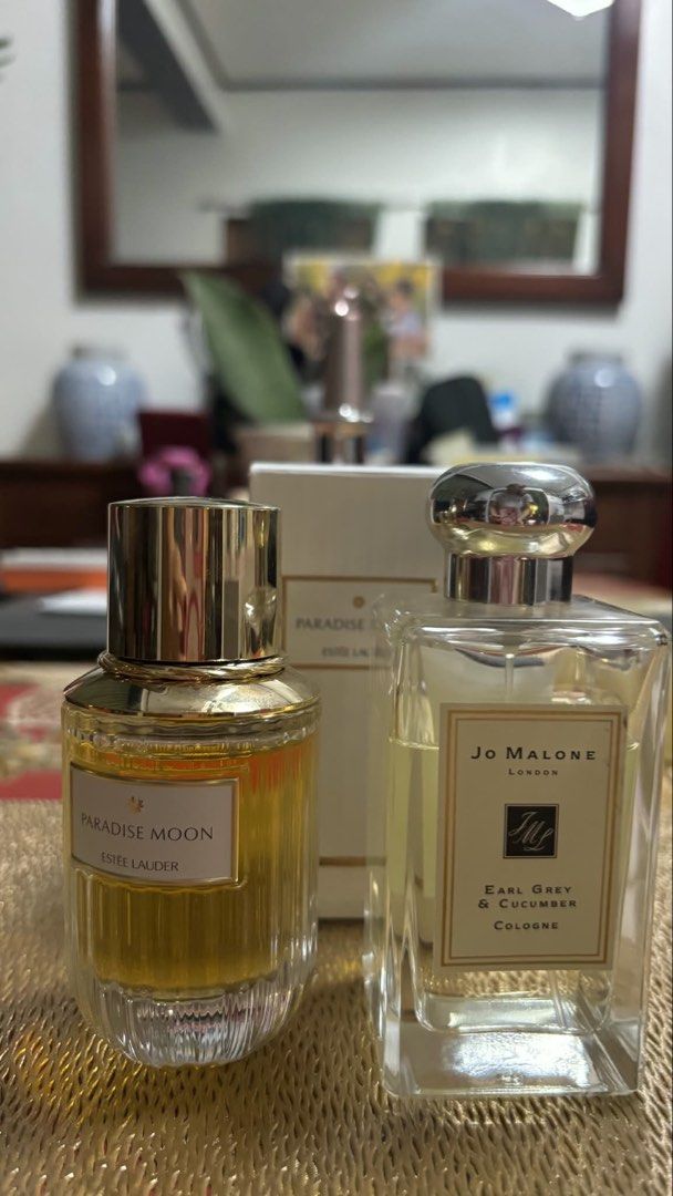 Bundle perfumes- jo Malone and estee lauder (Category: Fragrance & Deodorants) located in Bulacan. Submitted by karisma_noverra (Listing ID 1462918997, Image 1). Description: Pls refer to the photo for the juice level Pls po as is na sya no last price sulit na to 😭.