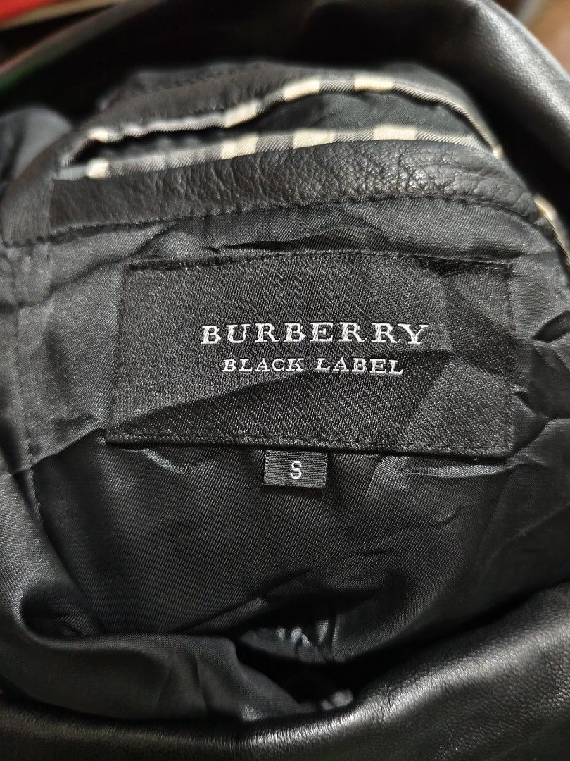 Burberry black label (💯 real leather) authentic (Category: Coats, Jackets and Outerwear) located in Baguio. Submitted by archival_thrifted.ph. (Listing ID 1463018137, Image 2). Description: FOR SALE ‼️ . BURBERRY BLACK LABEL .💯 AUTHENTIC .💯 REAL LEATHER . EXCELLENT CONDITION .SIZE SMALL ON TAG .PHP 4200 PLUS SF .❌❌ COP/COD .MOP GCASH .COURIER J&T .BAGUIO AREA .DM FOR SURE BUYER TY.