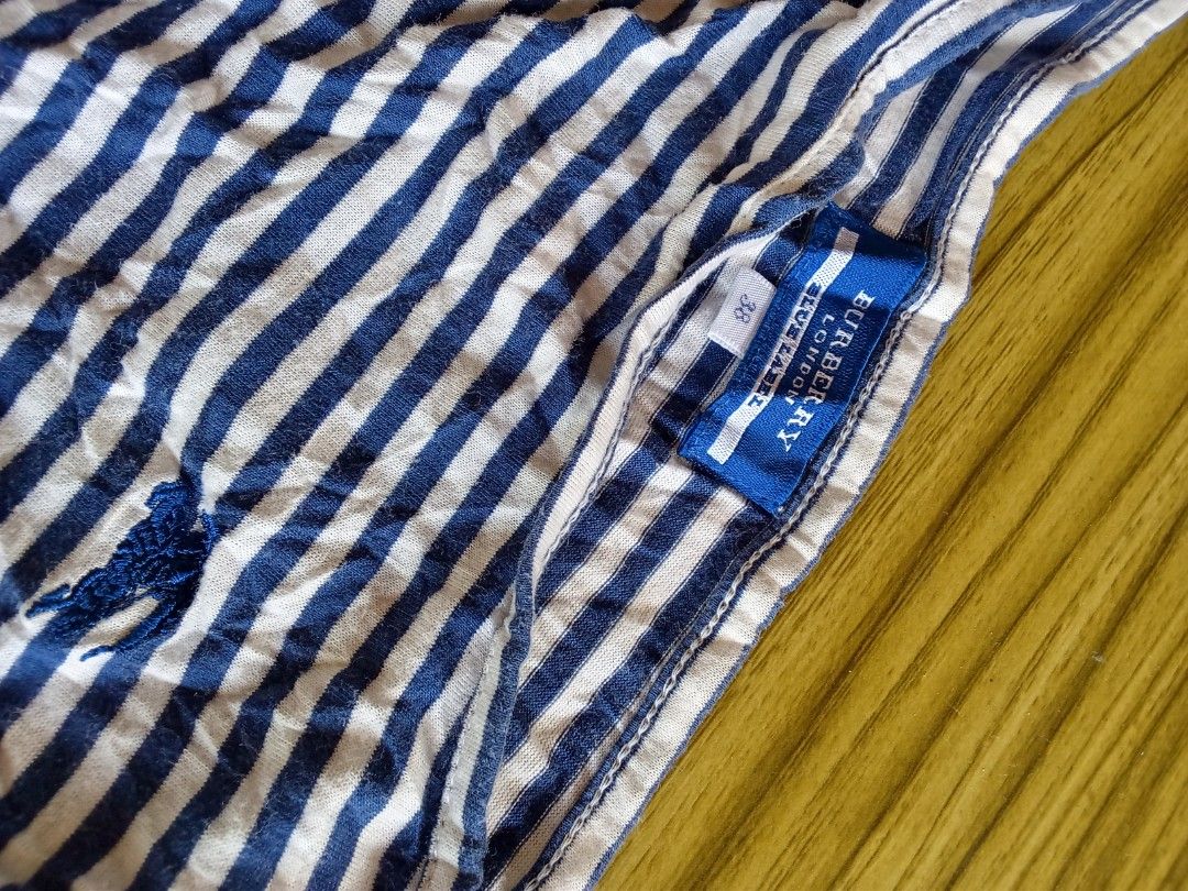 Burberry blue label mini sleeveless (Category: Sleeveless) located in Barobo. Submitted by swiftstone.8ccc7b (Listing ID 1463104027, Image 2). Description: size small excellent condition no issues.