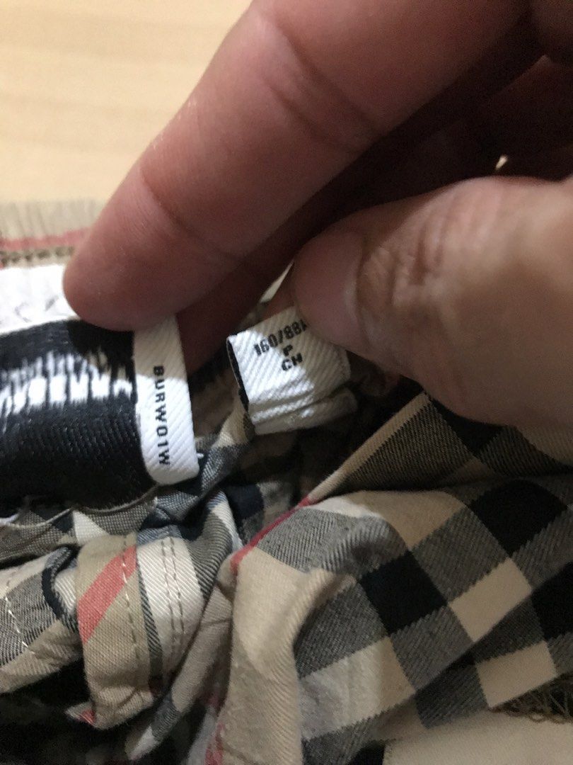 Burberry Nova Check Boxer Shorts (Category: Luxury Apparel) located in Rizal. Submitted by drthriftone (Listing ID 1462982346, Image 3). Description: - Iconic Burberry Nova Check pattern - Comfortable elastic waistband - White side stripe detail - Material: 95% Cotton, 5% Elastane - Size: S (160/88A) - Ideal for lounging and everyday wear.