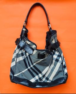 (Category: ) located in . Submitted by mersonbadilla_luxury.item (Listing ID 1462896878, Image 1). Description: .