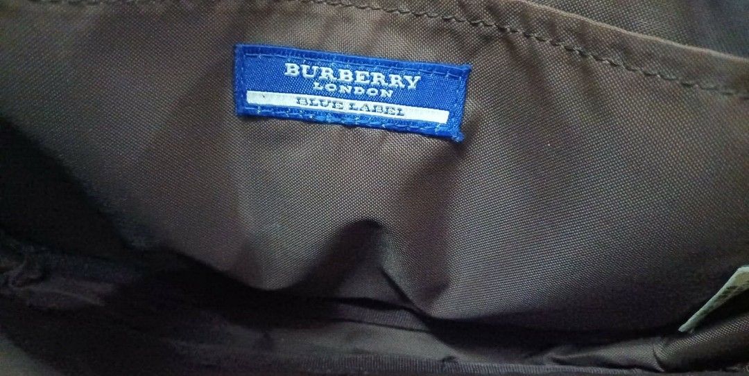 Burberry pouch (Category: Luxury Bags & Wallets) located in General Santos City (Dadiangas). Submitted by japan-ukay (Listing ID 1462976913, Image 3). Description: .