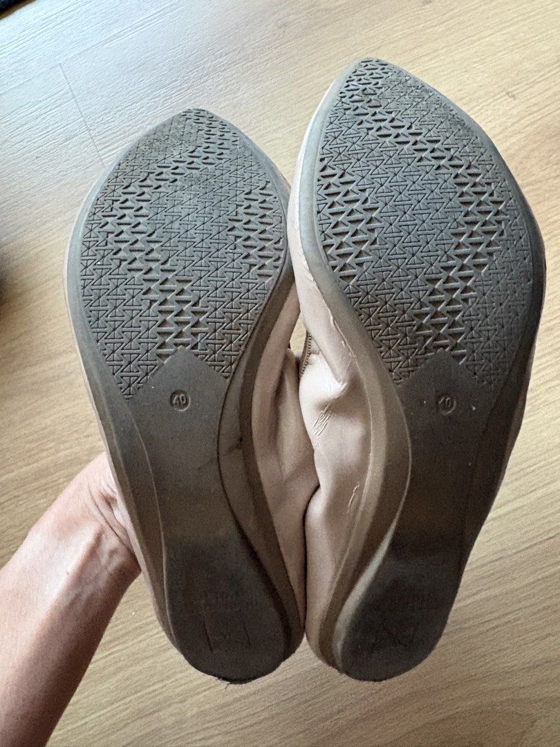 Butterfly Twists Pointy flats (Category: Flats & Sandals) located in Taguig. Submitted by nesafisha (Listing ID 1462957823, Image 3). Description: .