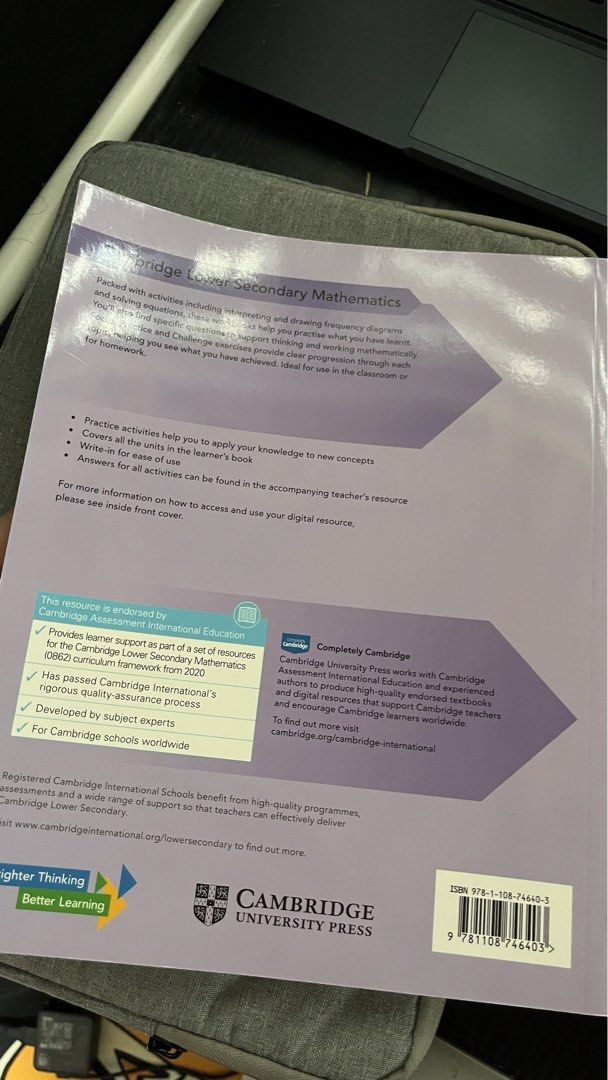 Cambridge Lower Secondary Maths Workbook 8 （分類：教科書）位於 Hong Kong。 由 evamuffy8831092 提交（商品編號 1463010919，圖片 2）。簡介： 杏花邨地鐵站交收。或順豐到付。 全新冇用過，冇寫過 Cambridge Lower Secondary Mathematics Workbook 8，第二版。有埋數碼存取。適合中學數學練習，鞏固知識。有齊練習同埋答案，溫習一流。。