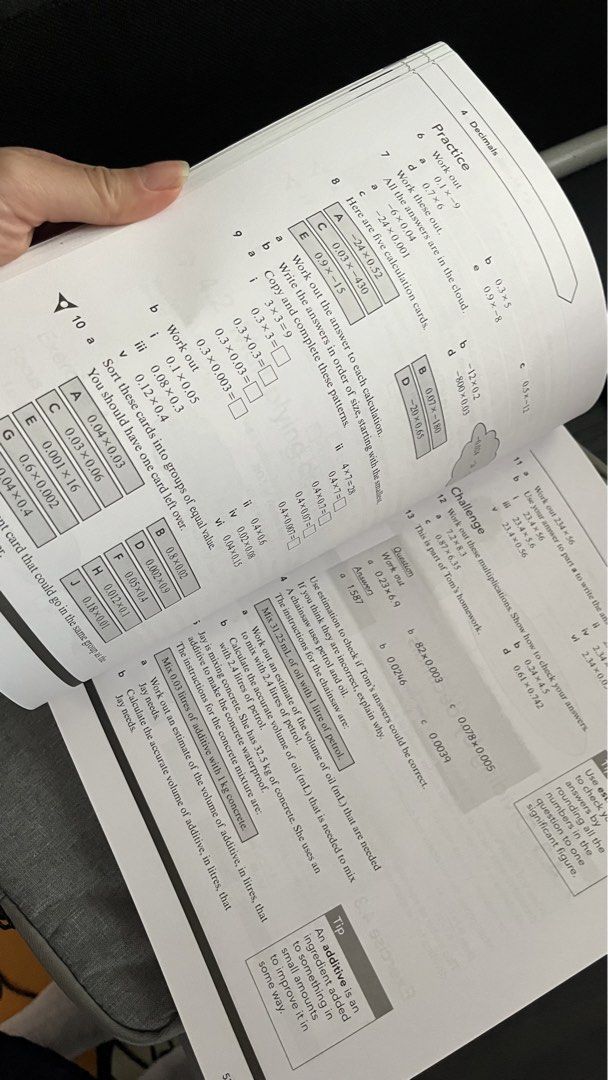 Cambridge Lower Secondary Maths Workbook 8 （分類：教科書）位於 Hong Kong。 由 evamuffy8831092 提交（商品編號 1463010919，圖片 3）。簡介： 杏花邨地鐵站交收。或順豐到付。 全新冇用過，冇寫過 Cambridge Lower Secondary Mathematics Workbook 8，第二版。有埋數碼存取。適合中學數學練習，鞏固知識。有齊練習同埋答案，溫習一流。。