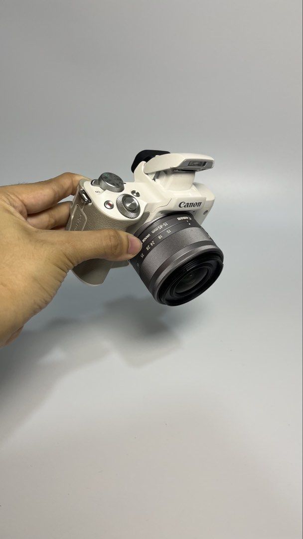 Canon EOS M50 (Category: Cameras) located in Manila. Submitted by galleriakamera (Listing ID 1463085833, Image 3). Description: .