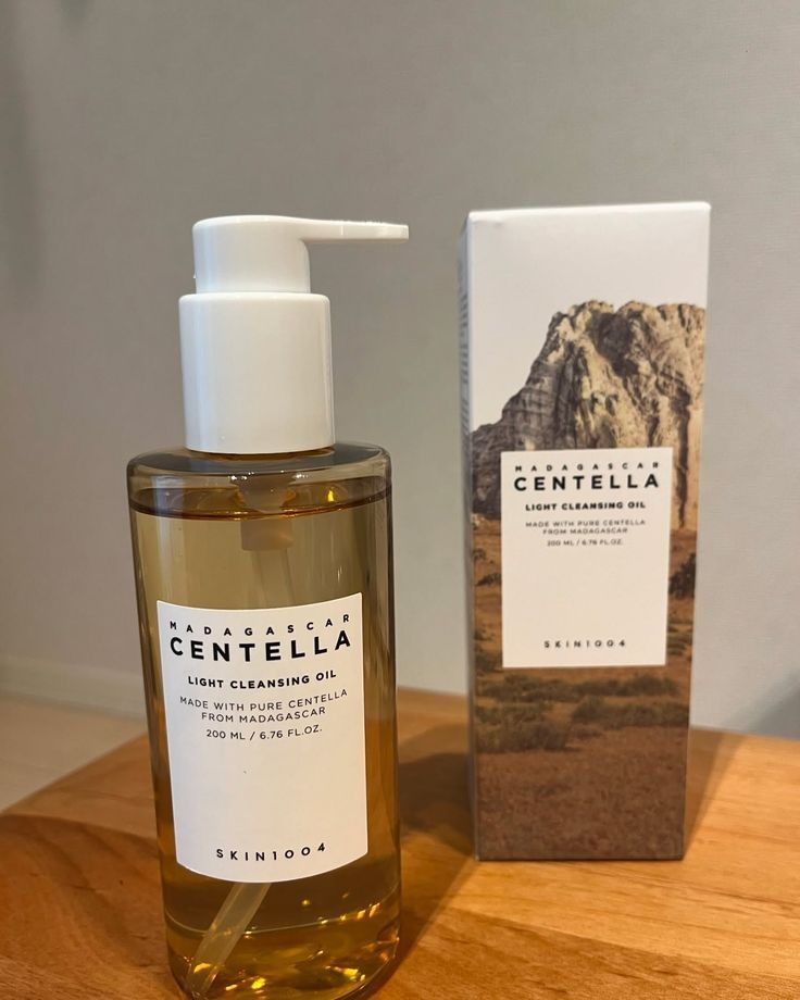 Cantella Light Cleansing Oil (Category: Face Care) located in Caloocan City. Submitted by houseoflarra (Listing ID 1462988777, Image 1). Description: - used twice 200ml rfs: di ko sya bet for my skin.