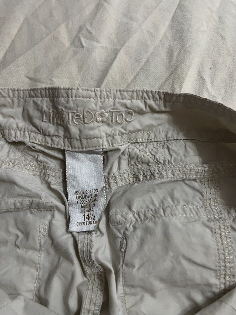 Capris Cargos (Category: Other Bottoms) located in Aguinaldo. Submitted by roversellz_ (Listing ID 1463028352, Image 3). Description: .
