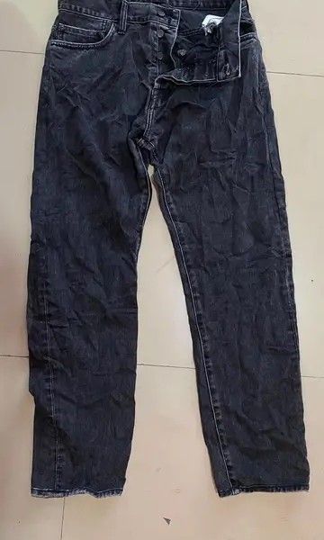 Carhartt black rubber logo button fly (Category: Jeans) located in Alburquerque. Submitted by ayrelieonlineshop (Listing ID 1462977064, Image 2). Description: Carhartt black patch rubber patch button fly size 32x32 dimensions W 30-32 L-39. hem 7 excellent condition only 1,500 location liloan Cebu.