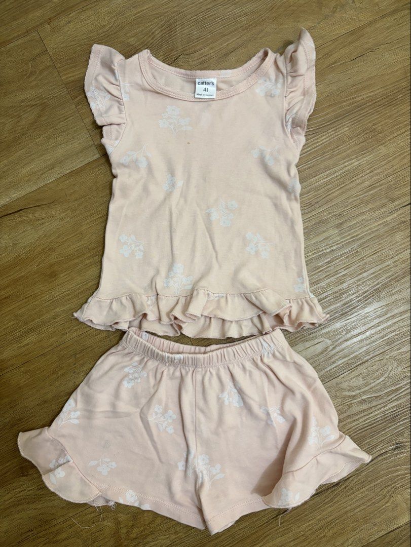 Carter's 4T Pink Floral (Category: Babies & Kids Fashion) located in Taguig. Submitted by Shamieeee (Listing ID 1463072490, Image 1). Description: Pick up only. My location is in taguig. .