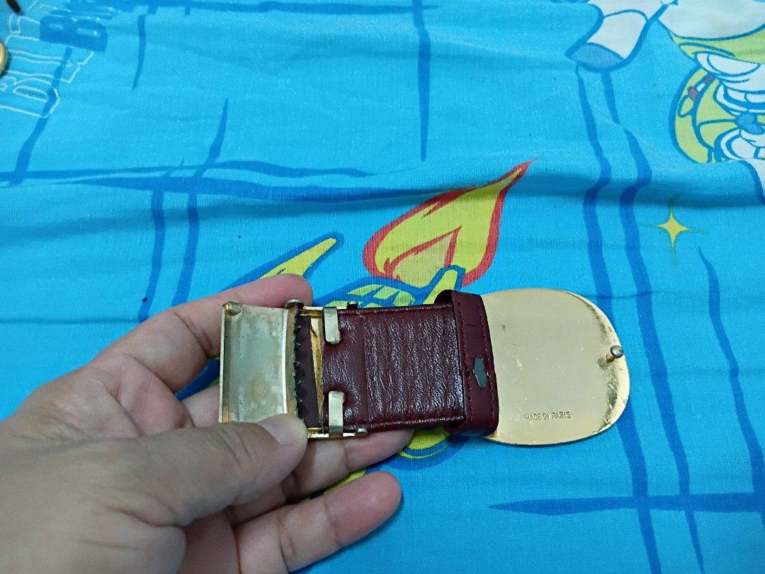 CARTIER vintage buckle (Category: Belts) located in Quezon City. Submitted by threetwotwo2ndaccount (Listing ID 1463032765, Image 2). Description: CARTIER vintage buckle made in paris stamp issue: nagstart na mag flakes ung leather bawal sa maselan bawal sa barat.