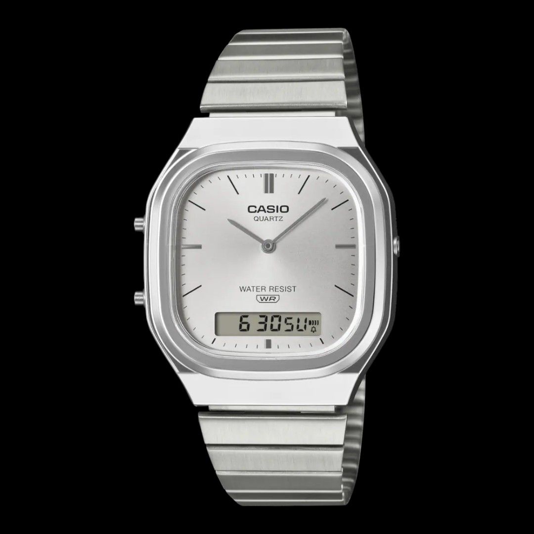 Casio Quartz Watch AQ-240E-7ADF Silver Tone Digital Analog (Category: Women's Watches) located in Zaragoza. Submitted by retrorelicsbliss (Listing ID 1463033559, Image 1). Description: Case size (L× W× H) icon-question for Case size (L× W× H) 40.9 × 35.8 × 8.1 mm Weight icon-question for Weight 51 g Case and bezel material Resin / Chrome plated Band Stainless Steel Band Adjustable Clasp Water resistance Water Resistant Power supply and battery li