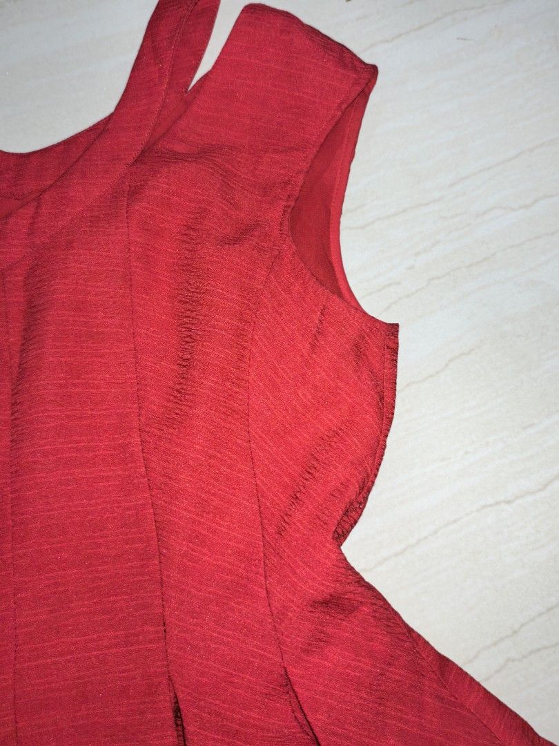 CASUAL RED DRESS (Category: Dresses) located in Manila. Submitted by warmcat_0dfa61 (Listing ID 1462991555, Image 3). Description: .