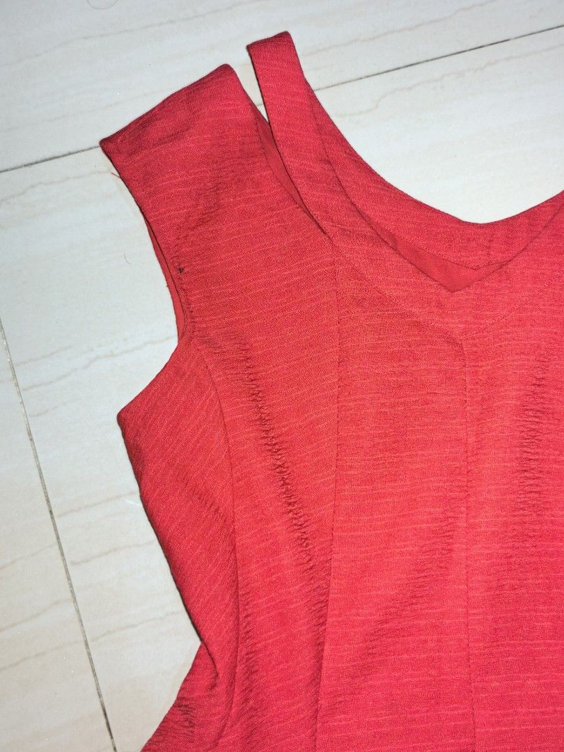 CASUAL RED DRESS (Category: Dresses) located in Manila. Submitted by warmcat_0dfa61 (Listing ID 1462991555, Image 2). Description: .