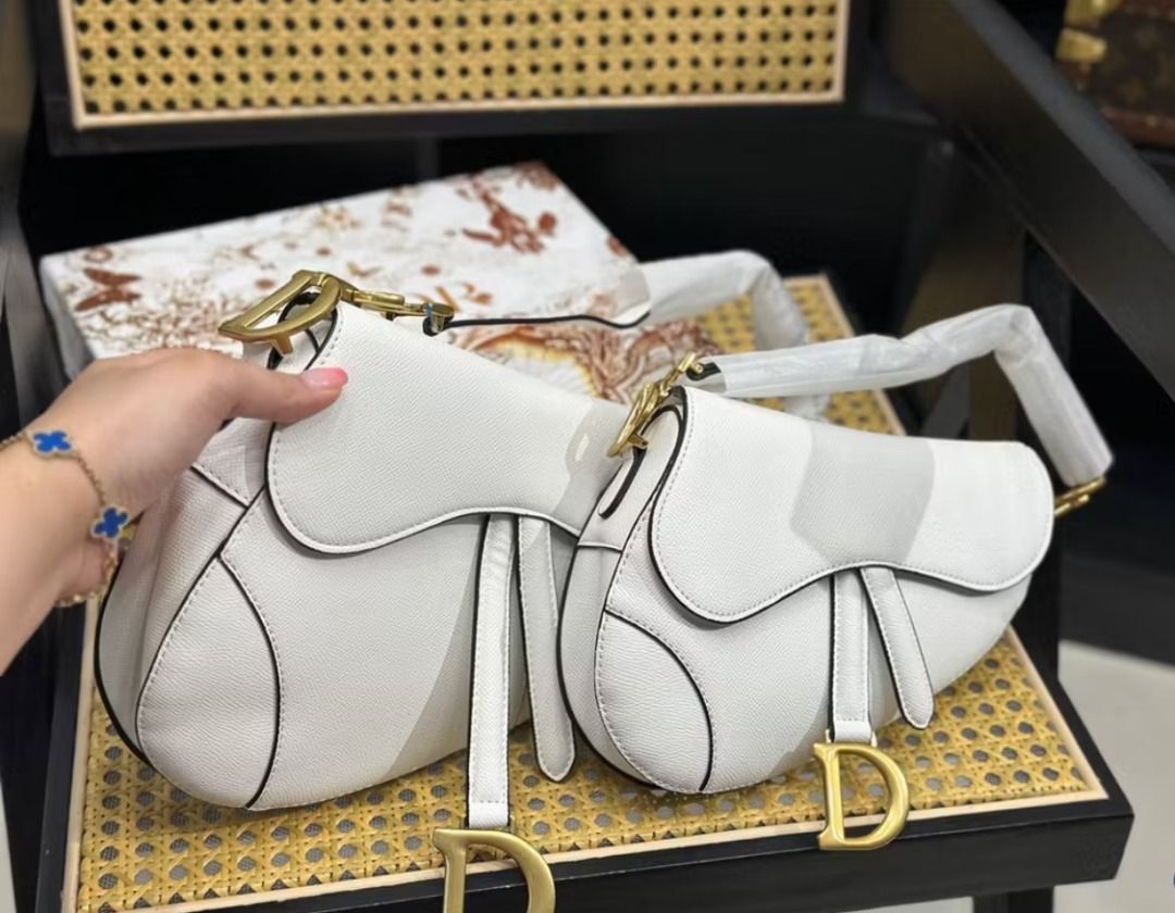 cd saddle leather bag (Category: Clutches) located in Quezon City. Submitted by japanandsingaporeluxepreloved (Listing ID 1462985184, Image 2). Description: .