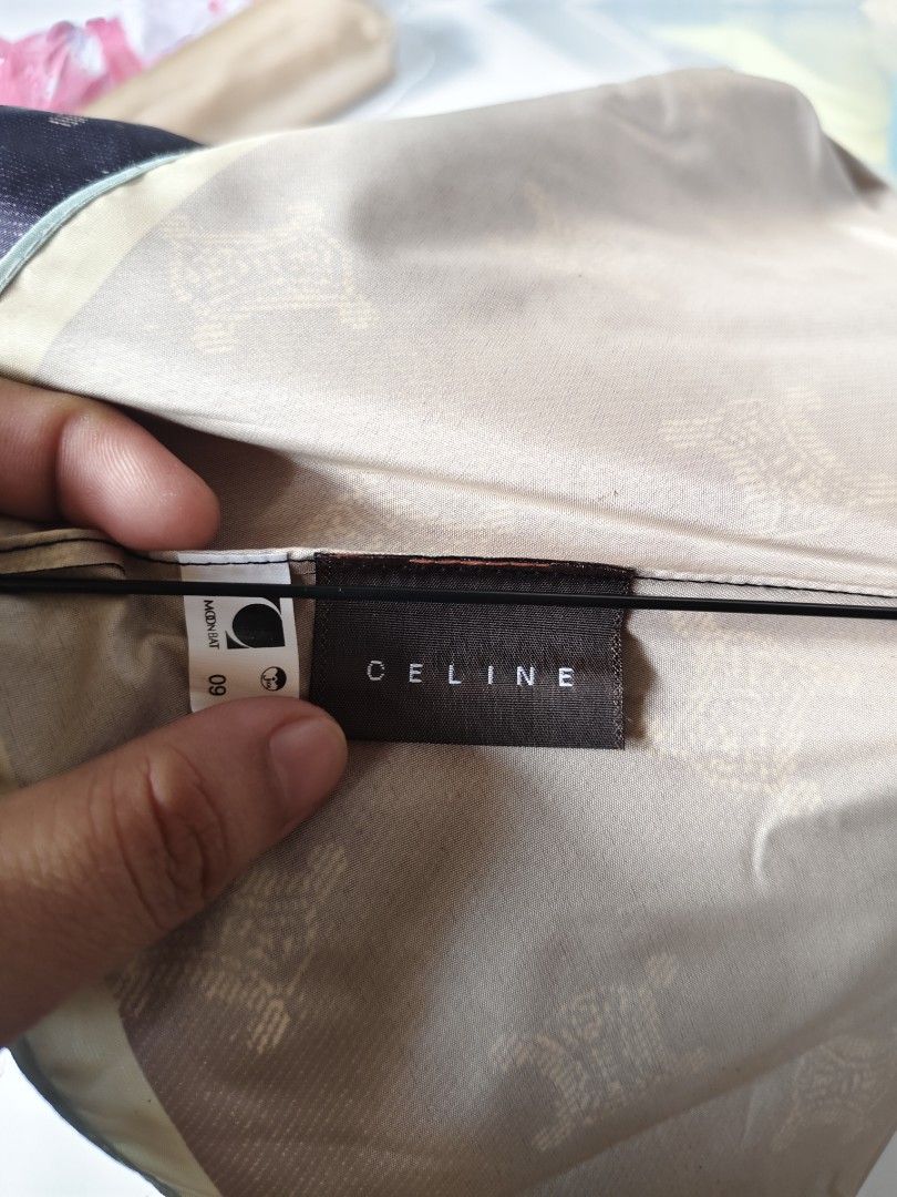 Celine (Category: Umbrellas) located in Davao. Submitted by dvo_jpnstuff (Listing ID 1463036446, Image 3). Description: flaws : Yung rubber sa handle.