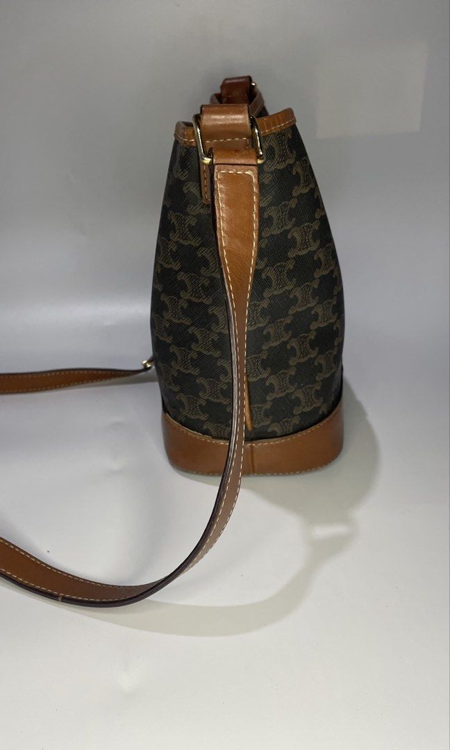 CELINE PARIS (Category: Luxury Bags & Wallets) located in Koronadal. Submitted by zyxarvie (Listing ID 1463029302, Image 3). Description: Authentic Excellent .