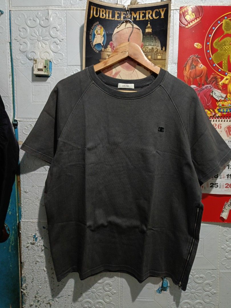 Celine shirt heavy cloth (Category: Shirts) located in Quezon City. Submitted by charlesfab66127 (Listing ID 1463079150, Image 1). Description: Available available!! Celine shirt heavy cloth🤑 Size on tag: XL👕 Dimes: - 22.5 Width - 26 Length Color rate: 9/10 Condition: 9.5/10 Issue: need wash📌 Loc. Batasan Hills Quezon City 📩📩📩.