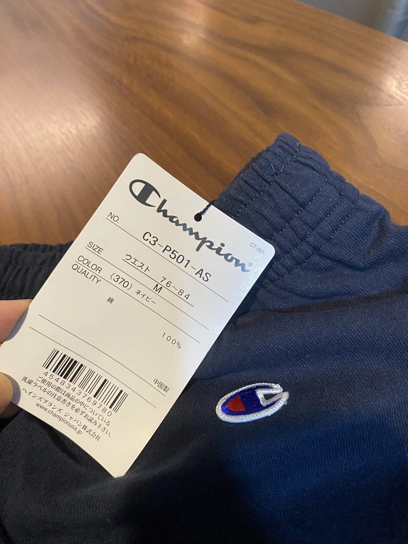 Champion Logo Cotton Shorts 全新深藍色棉褲 （分類：短褲）位於 Hong Kong。 由 cdy__ 提交（商品編號 1462924419，圖片 2）。簡介： 全新 Champion Logo 深藍色棉褲 Cotton Shorts Size: M Now sell: 170HKD 100% new and real 交收：天水圍/sf到付/互就。