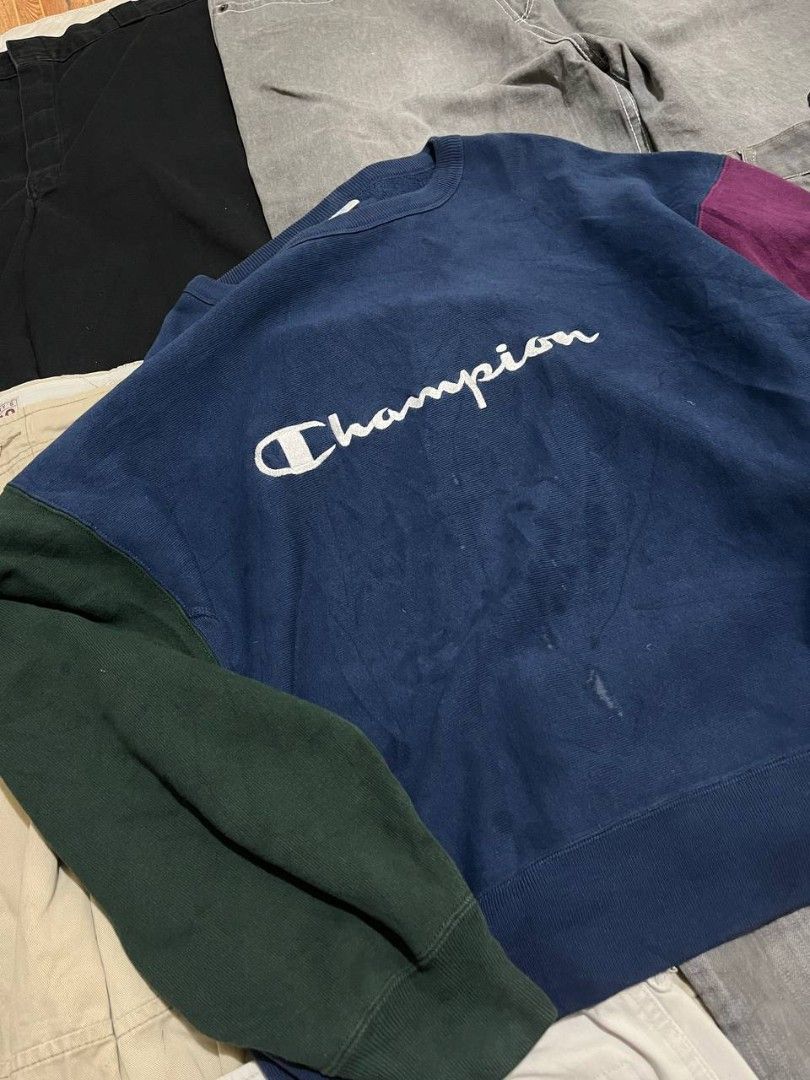 Champion Reverse Weave Colorblock Sweatshirt Large (Category: Coats, Jackets and Outerwear) located in Dagupan City. Submitted by retromix.ph (Listing ID 1463052353, Image 2). Description: Vintage Champion Reverse weave Dimes:22.5x25 Issue: Oil stain & Need waah Color rate: 9/10 250.