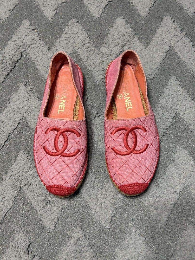 Chanel - Pink Quilted Canvas CC Logo Espadrilles (Category: Flats & Sandals) located in Cavite. Submitted by commoncourtesy (Listing ID 1463101496, Image 1). Description: Size 36.