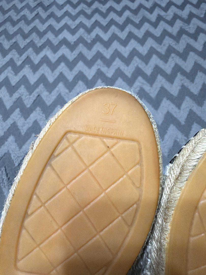 Chanel - Tweed Espadrilles (Category: Flats & Sandals) located in Cavite. Submitted by commoncourtesy (Listing ID 1463100345, Image 3). Description: Size 37.