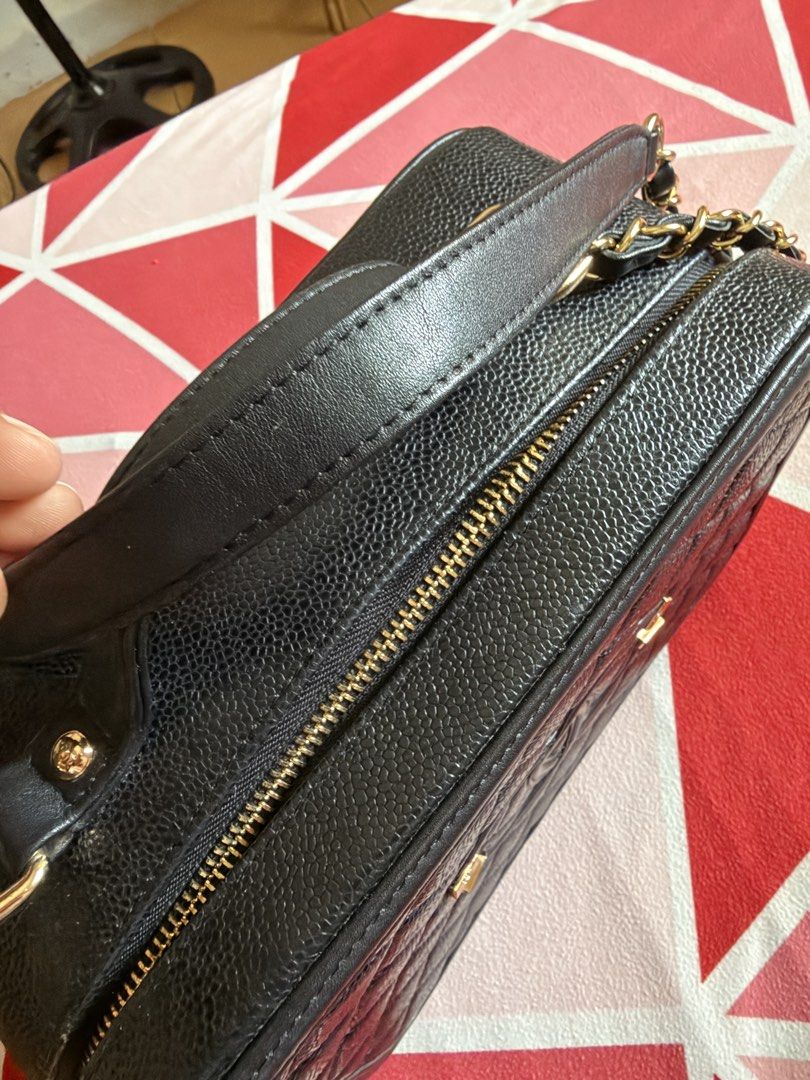 Chanel bag (Category: Luxury Bags & Wallets) located in Manila. Submitted by kayecake_ (Listing ID 1462923973, Image 3). Description: .