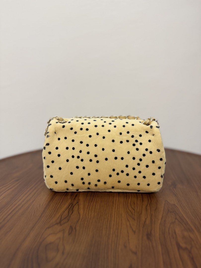 Chanel Flap Leopard 20cm (Category: Luxury Bags & Wallets) located in San Fernando. Submitted by gbagscollection (Listing ID 1463069848, Image 3). Description: No issue Like new Microchipped Fresh pa po Inclusion: dustbag only.