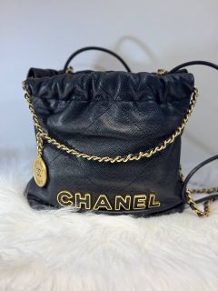 (Category: ) located in . Submitted by b.yluxurybag (Listing ID 1462943449, Image 1). Description: .