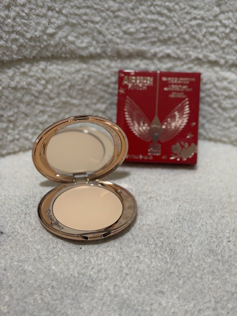 CHARLOTTE TILBURY AIRBRUSH (MEDIUM) (Category: Makeup) located in Manila. Submitted by jafelizarte (Listing ID 1463052600, Image 2). Description: .
