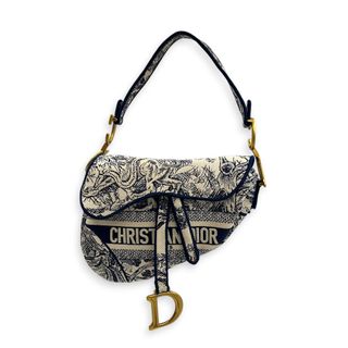(Category: ) located in . Submitted by carousellluxury (Listing ID 1437068180, Image 1). Description: .