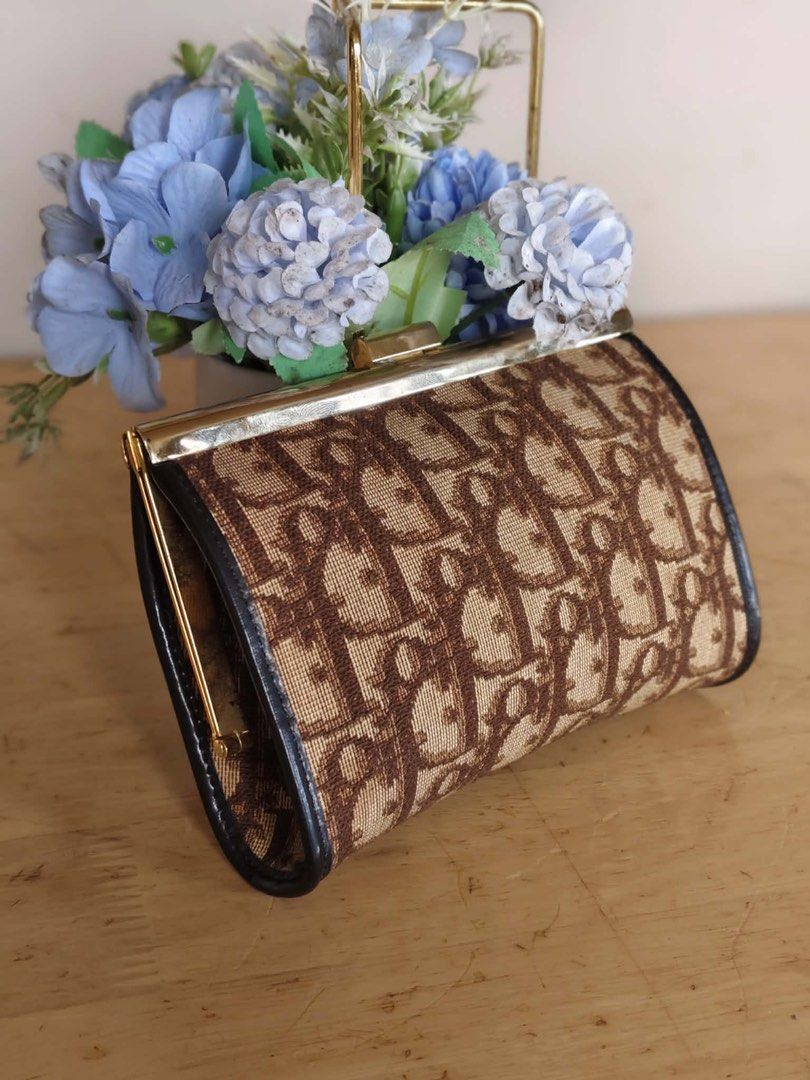 Christian Dior Trotter Pouch coin case (authentic) (Category: Luxury Bags & Wallets) located in Bulacan. Submitted by animrac23 (Listing ID 1463112035, Image 3). Description: .