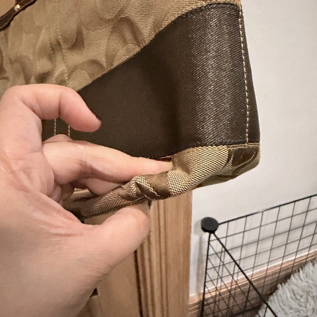 Coach Canvas Tote (Category: Luxury Bags & Wallets) located in San Pedro. Submitted by love.bruce10 (Listing ID 1463041226, Image 3). Description: Bought in Japan RFS: decluttering In good condition 9/10 With few signs of usage in strap and corners, otherwise excellent .