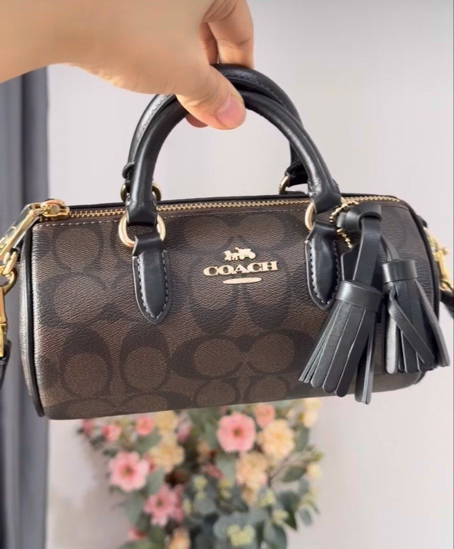 Coach Lacey (Category: Cross-body Bags) located in Manila. Submitted by stopshop26 (Listing ID 1462901505, Image 1). Description: Coach Lacey Brand new and original Onhand and ready to ship.