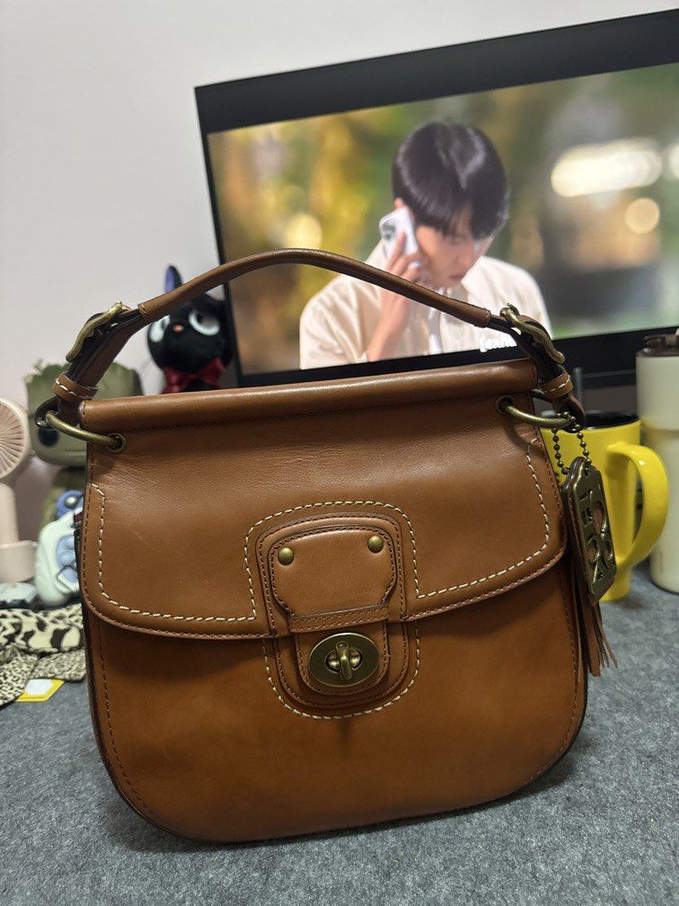Coach Leather Legacy Willia (Category: Cross-body Bags) located in Manila. Submitted by ganned (Listing ID 1463009852, Image 1). Description: Authentic Coach legacy Leather Willis In good condition. No flaws. Just signs of use..