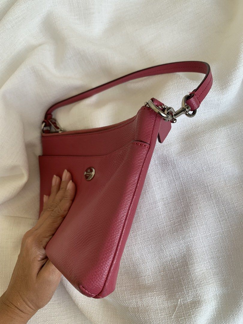 Coach Pink Leather (Category: Shoulder Bags) located in Bulacan. Submitted by bliselda (Listing ID 1462971669, Image 2). Description: Coach Pink Leather💕 Good Condition💓💖.