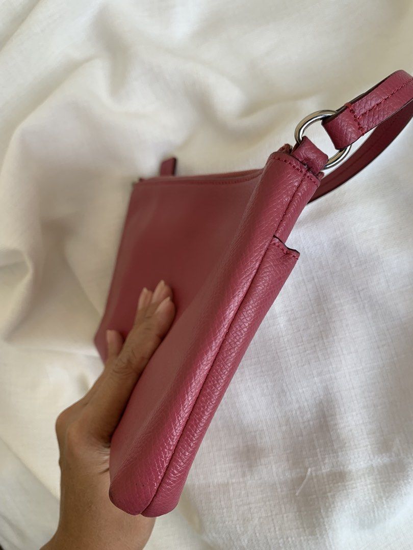 Coach Pink Leather (Category: Shoulder Bags) located in Bulacan. Submitted by bliselda (Listing ID 1462971669, Image 3). Description: Coach Pink Leather💕 Good Condition💓💖.