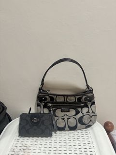 (Category: ) located in . Submitted by artchic_bags (Listing ID 1463104926, Image 1). Description: .