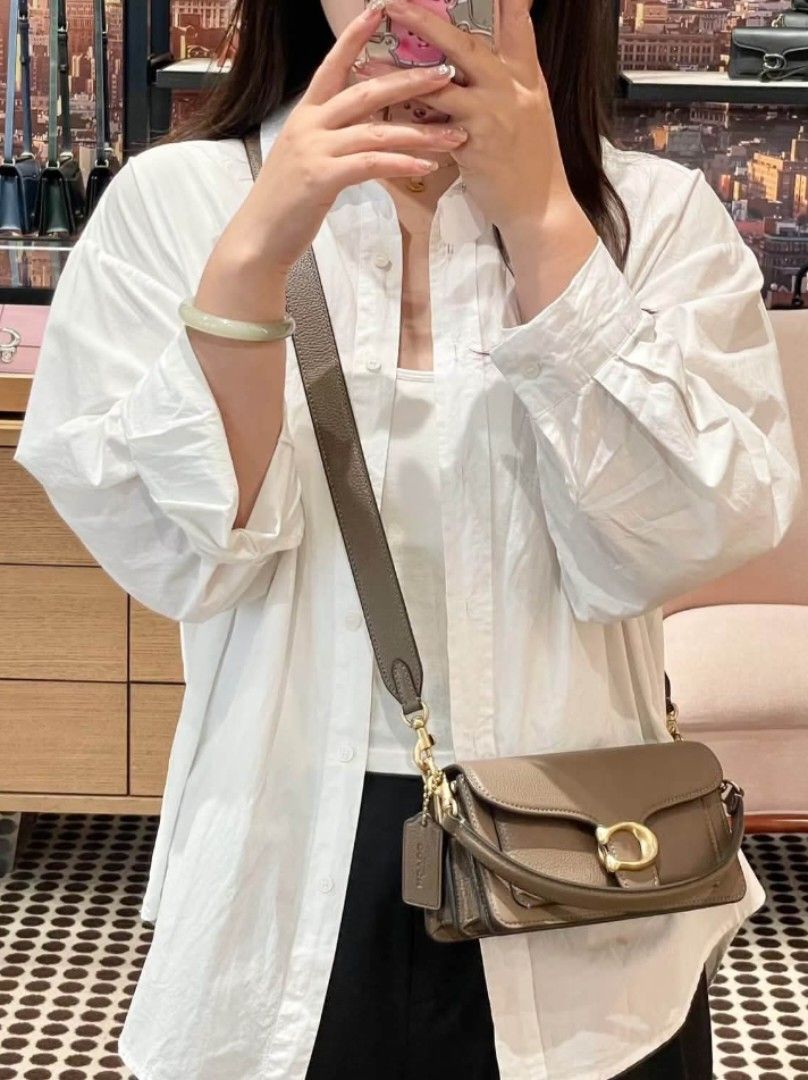 COACH TABBY 20 (Category: Luxury Bags & Wallets) located in Pasig City. Submitted by titalana2011991 (Listing ID 1463031500, Image 3). Description: BRANDNEW PAPER BAG/ DUST BAG/ TAG AND CARE CARD NO MEET UP PLEASE SAMEDAY DELIVERY IF IN DOUBT DONT INQUIRE PAY AS U ORDER..