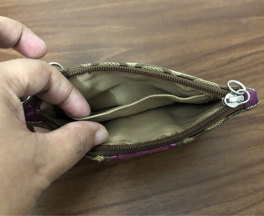 Coach Wallet (Category: Luxury Bags & Wallets) located in Cavite. Submitted by surplus_atbp (Listing ID 1463006335, Image 3). Description: .