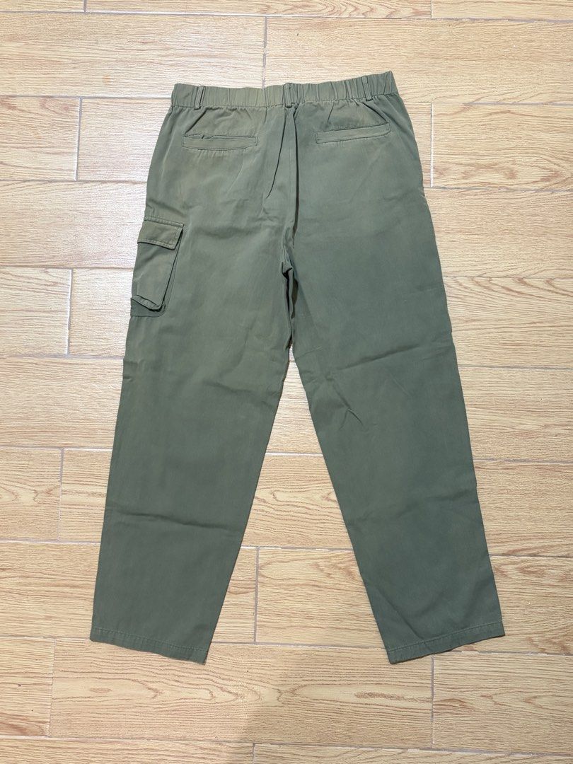 Coco Republic cargo pants (Category: Other Bottoms) located in Manila. Submitted by recreator (Listing ID 1463038787, Image 2). Description: .