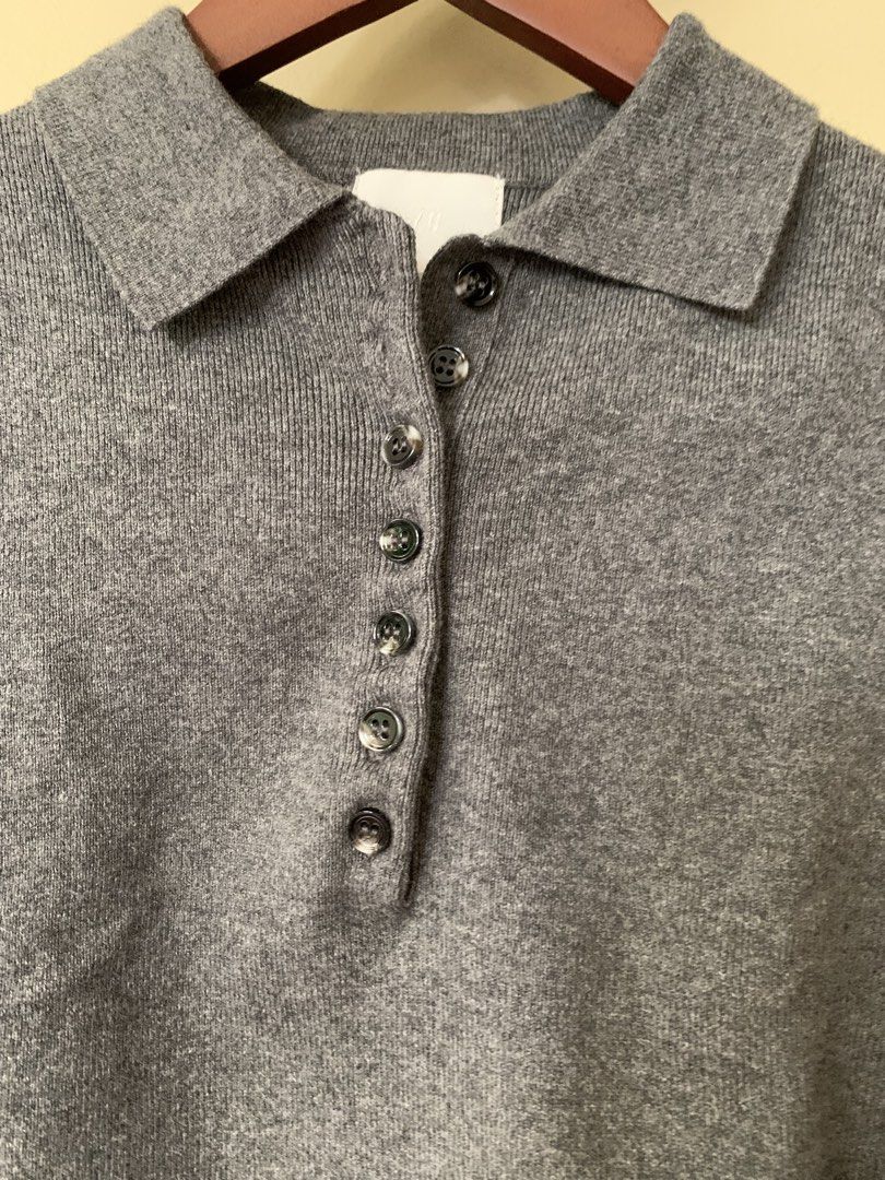 Collared Knit Sleeveless (Category: Sleeveless) located in Marikina City. Submitted by projectsparkjoy (Listing ID 1462887218, Image 2). Description: ✨Brand new (tag removed)✨ Never worn Brand: H&M Size: Small Color: Grey Turquoise-button detail Collared knit sleeveless SF c/o buyer .