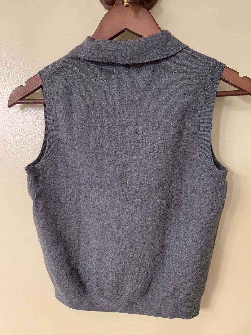 Collared Knit Sleeveless (Category: Sleeveless) located in Marikina City. Submitted by projectsparkjoy (Listing ID 1462887218, Image 3). Description: ✨Brand new (tag removed)✨ Never worn Brand: H&M Size: Small Color: Grey Turquoise-button detail Collared knit sleeveless SF c/o buyer .