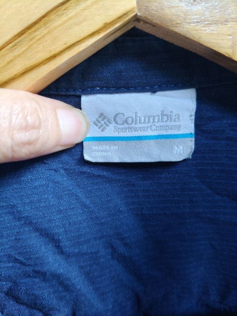 COLUMBIA POLO SHIRT (Category: Tshirts & Polo Shirts ) located in Malolos. Submitted by rthrift2026 (Listing ID 1462926374, Image 3). Description: color may vary due to lighting.